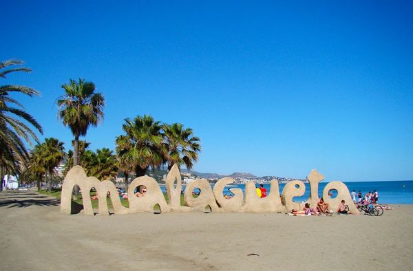 Letras Playa de la Malagueta Malaga